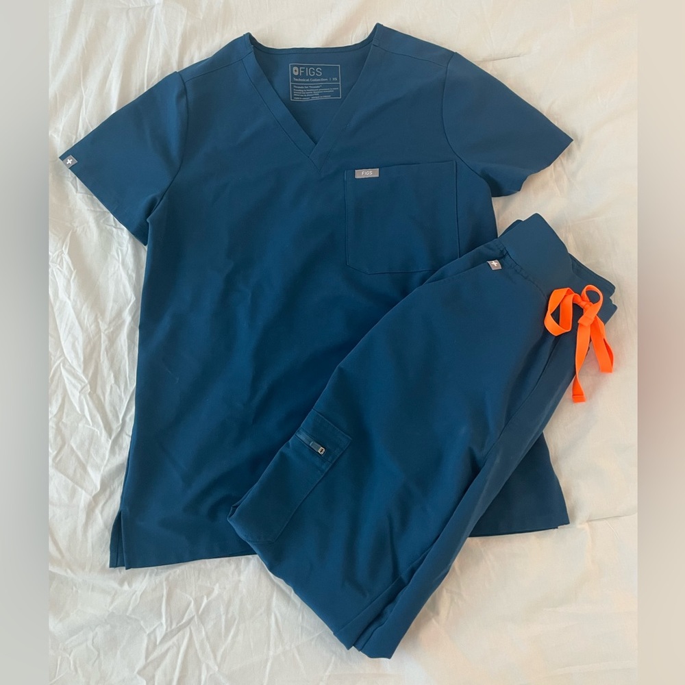 Figs Women's Scrub Set in Navy with Orange Drawstring